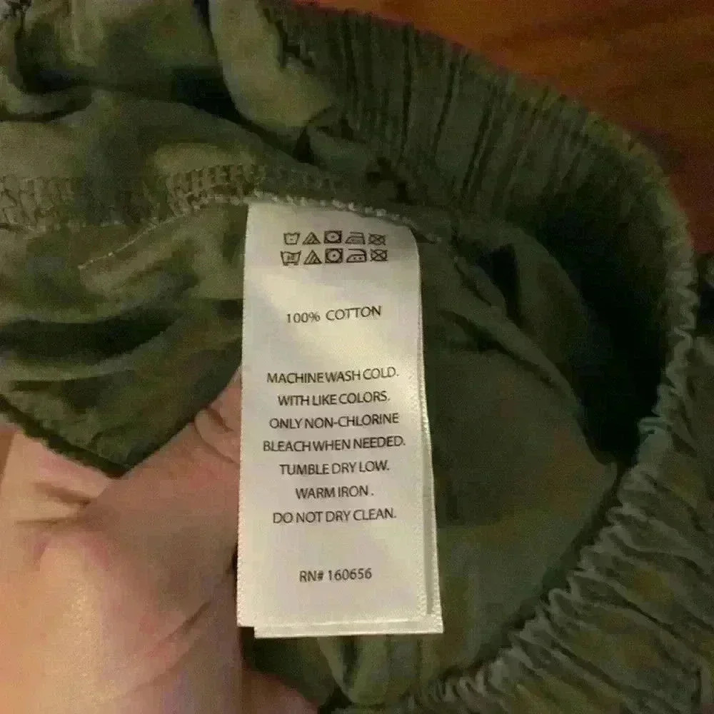 NWOT woman’s cargo jeans - Picture 5 of 5